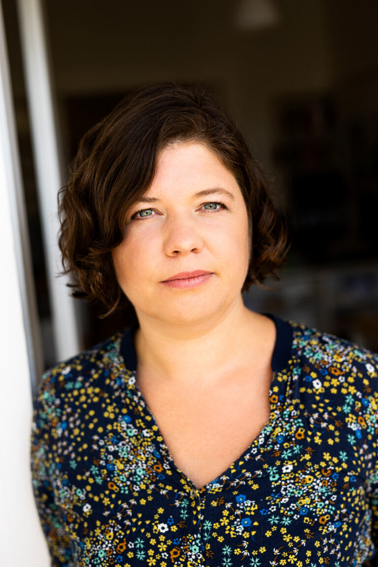 Read more about the article 01.12. Julia Friedrichs, 7.30 pm